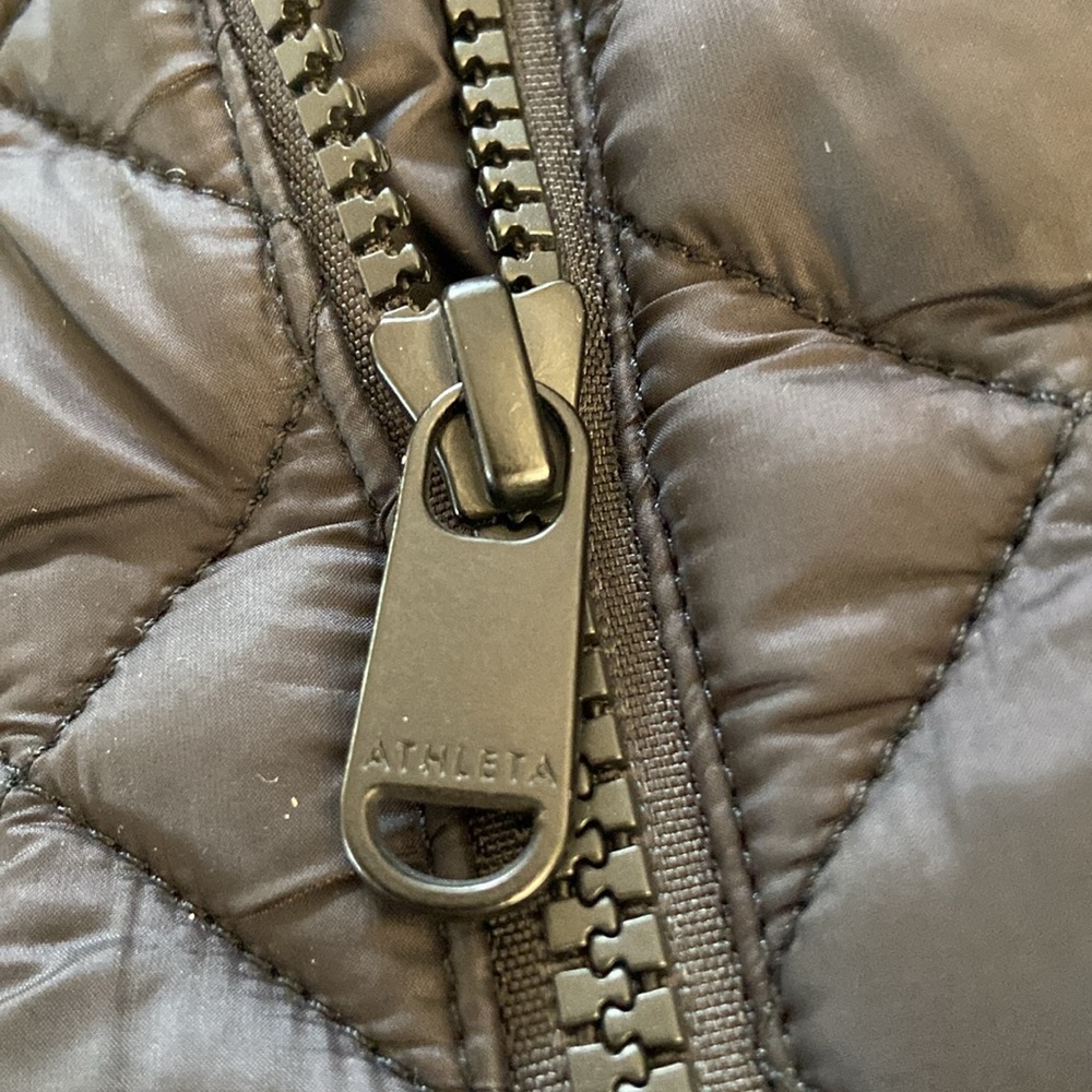 NWOT - Athleta Women’s Whisper Featherless Puffer Jacket - Picture 8 of 13
